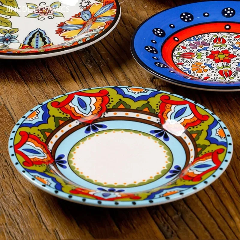 Ručně malované keramické talíře s květinovými ornamenty Floris
