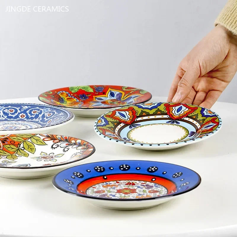 Ručně malované keramické talíře s květinovými ornamenty Floris