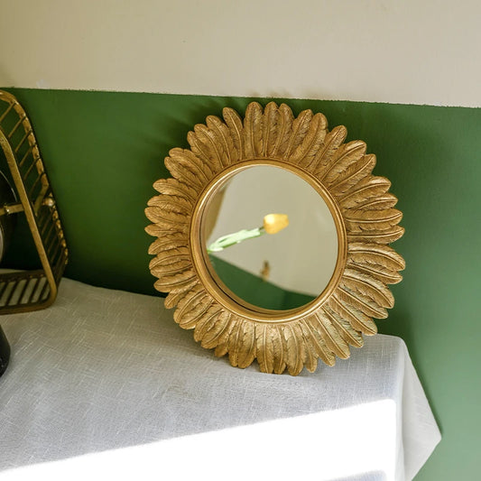 Zlaté retro zrcadlo s pírky Slunce