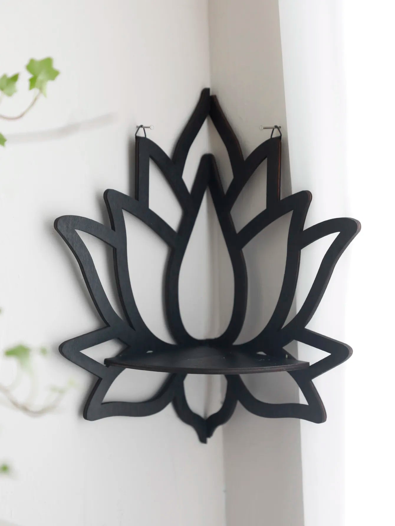 Rohová dizajnová polička Lotus