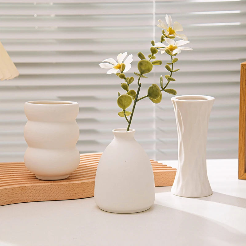 Minimalistic white Anabel ceramic vases