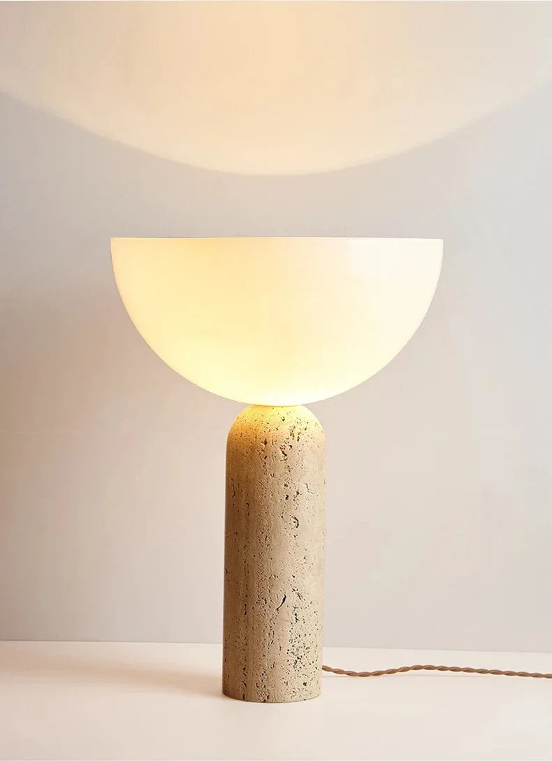 Stolní lampa z přírodního travertinu Danisha